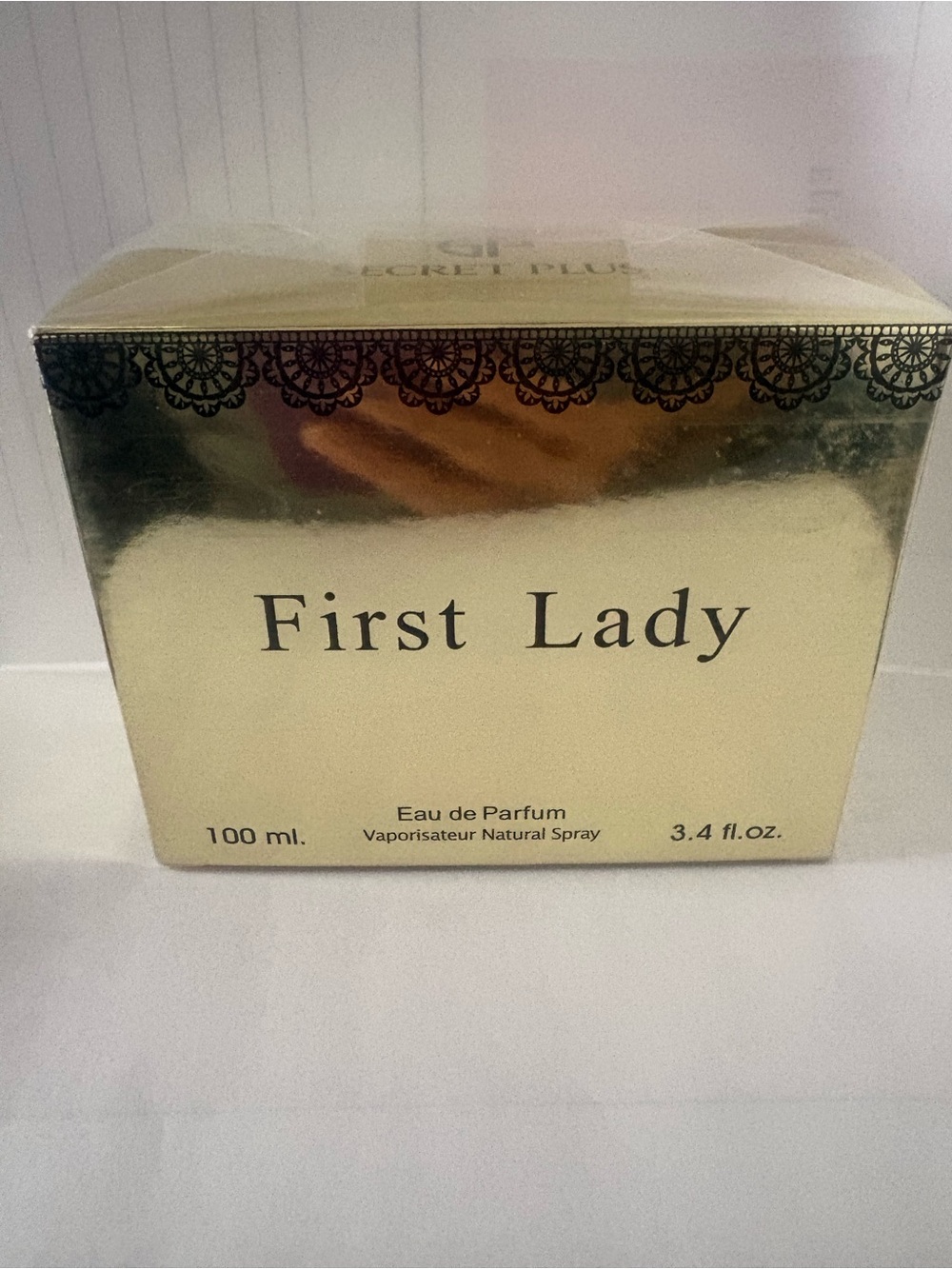 First Lady Eau de Parfum - Gold Reflective Box (hint empty box)